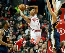 博彩-北京国安赛后国安球迷接受采访